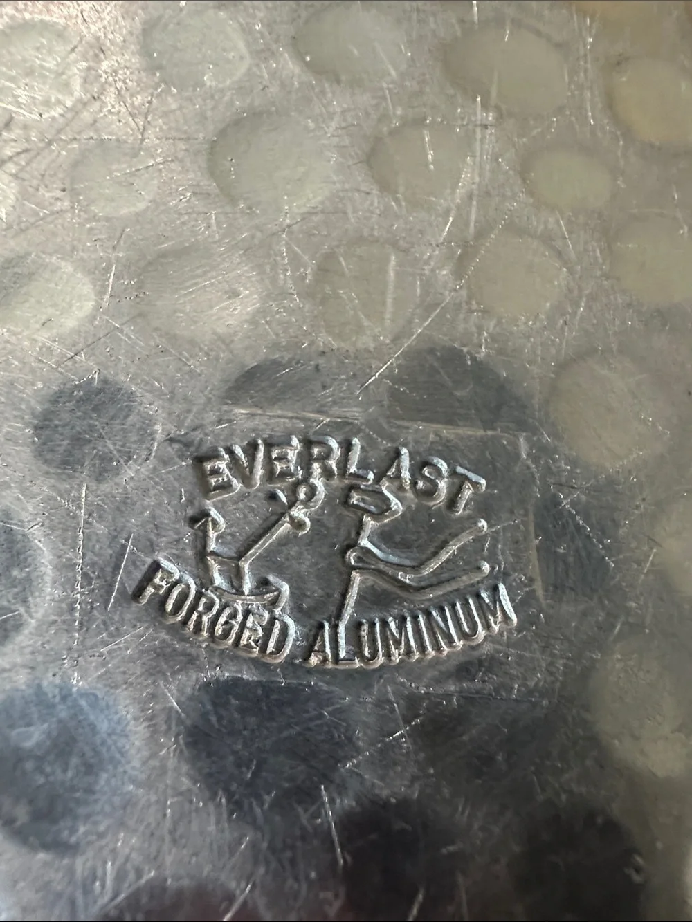 Everlast vintage Style Hammered aluminum Bowl with Decorative Lid